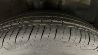 Used 2015 Toyota Corolla Altis [2014-2017] VL AT Petrol Petrol Automatic tyres RIGHT FRONT TYRE TREAD VIEW