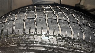 Used 2018 Mahindra TUV300 [2015-2020] T4 Plus Diesel Manual tyres RIGHT FRONT TYRE TREAD VIEW