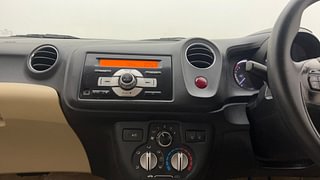 Used 2015 Honda Amaze [2013-2016] 1.2 VX i-VTEC Petrol Manual interior MUSIC SYSTEM & AC CONTROL VIEW