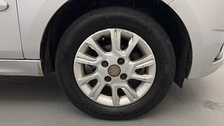 Used 2017 Tata Tiago [2016-2020] Revotron XZA AMT Petrol Automatic tyres RIGHT FRONT TYRE RIM VIEW