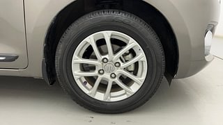 Used 2022 Maruti Suzuki Swift ZXI AMT Petrol Automatic tyres RIGHT FRONT TYRE RIM VIEW