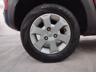 Used 2018 Renault Kwid [2017-2019] RXT 1.0 SCE Special Petrol Manual tyres RIGHT REAR TYRE RIM VIEW
