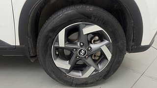 Used 2021 Hyundai Venue [2019-2022] SX 1.0 (O) Turbo iMT Petrol Manual tyres RIGHT FRONT TYRE RIM VIEW