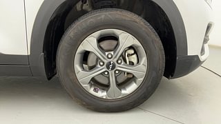 Used 2021 Kia Seltos HTK Plus iMT Petrol Manual tyres RIGHT FRONT TYRE RIM VIEW