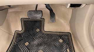 Used 2015 Maruti Suzuki Ciaz [2014-2017] ZXi AT Petrol Automatic interior PEDALS VIEW