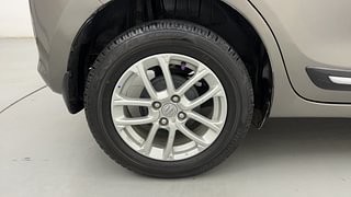 Used 2022 Maruti Suzuki Swift ZXI AMT Petrol Automatic tyres RIGHT REAR TYRE RIM VIEW