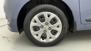 Used 2016 Hyundai Grand i10 [2013-2017] Sportz 1.2 Kappa VTVT Petrol Manual tyres LEFT FRONT TYRE RIM VIEW