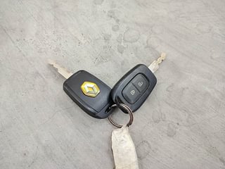 Used 2018 Renault Kwid [2017-2019] RXT 1.0 SCE Special Petrol Manual extra CAR KEY VIEW