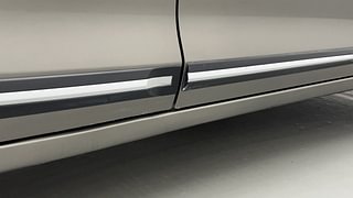Used 2022 Maruti Suzuki Swift ZXI AMT Petrol Automatic dents MINOR DENT