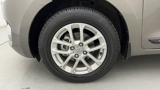 Used 2022 Maruti Suzuki Swift ZXI AMT Petrol Automatic tyres LEFT FRONT TYRE RIM VIEW