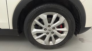 Used 2022 Mahindra XUV 300 W8 Petrol Petrol Manual tyres RIGHT FRONT TYRE RIM VIEW