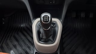 Used 2019 Hyundai Grand i10 [2017-2020] Sportz 1.2 Kappa VTVT Petrol Manual interior GEAR  KNOB VIEW