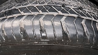 Used 2017 Renault Duster [2015-2019] 85 PS RXS MT Diesel Manual tyres LEFT FRONT TYRE TREAD VIEW