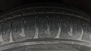 Used 2019 Hyundai Grand i10 [2017-2020] Sportz 1.2 Kappa VTVT Petrol Manual tyres LEFT FRONT TYRE TREAD VIEW