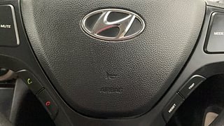 Used 2017 Hyundai Xcent [2017-2019] S AT Petrol Petrol Automatic top_features Airbags