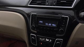 Used 2014 Maruti Suzuki Ciaz [2014-2017] ZDi Diesel Manual top_features Integrated (in-dash) music system