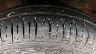 Used 2018 Maruti Suzuki Wagon R 1.0 [2013-2019] LXi CNG Petrol+cng Manual tyres RIGHT FRONT TYRE TREAD VIEW