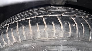 Used 2013 Hyundai i10 [2010-2016] Sportz 1.2 Petrol Petrol Manual tyres RIGHT FRONT TYRE TREAD VIEW