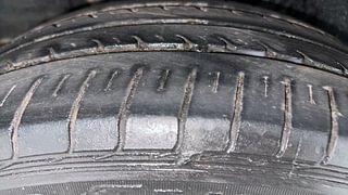 Used 2014 Maruti Suzuki Ciaz [2014-2017] VXi+ AT Petrol Automatic tyres RIGHT REAR TYRE TREAD VIEW