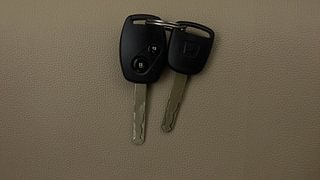 Used 2013 Honda Brio [2011-2016] S MT Petrol Manual extra CAR KEY VIEW