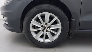 Used 2015 Volkswagen Vento [2015-2019] Highline Petrol Petrol Manual tyres LEFT FRONT TYRE RIM VIEW