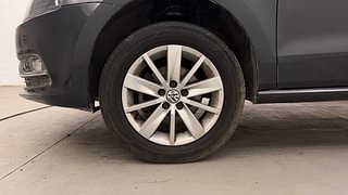 Used 2016 Volkswagen Polo [2014-2020] Highline 1.5 (D) Diesel Manual tyres LEFT FRONT TYRE RIM VIEW