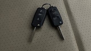 Used 2015 Volkswagen Vento [2012-2015] Highline Diesel AT Diesel Automatic extra CAR KEY VIEW
