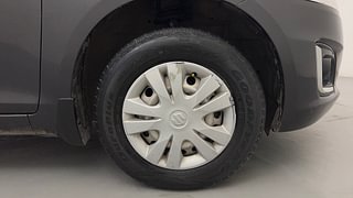 Used 2016 Maruti Suzuki Swift [2011-2017] LXi Petrol Manual tyres RIGHT FRONT TYRE RIM VIEW