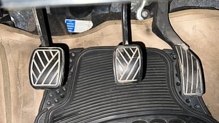 Used 2017 Maruti Suzuki Swift [2011-2017] VXi Petrol Manual interior PEDALS VIEW