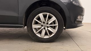 Used 2016 Volkswagen Polo [2014-2020] Highline 1.5 (D) Diesel Manual tyres RIGHT FRONT TYRE RIM VIEW