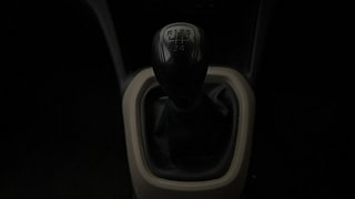 Used 2017 Hyundai Xcent [2017-2019] E Diesel Diesel Manual interior GEAR  KNOB VIEW