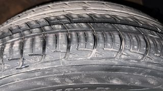 Used 2015 Hyundai Grand i10 [2013-2017] Sportz 1.2 Kappa VTVT Petrol Manual tyres RIGHT FRONT TYRE TREAD VIEW