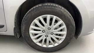 Used 2022 maruti-suzuki Dzire ZXI AMT Petrol Automatic tyres RIGHT FRONT TYRE RIM VIEW