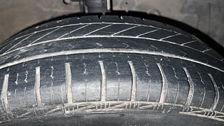 Used 2016 Maruti Suzuki Swift [2011-2017] LXi Petrol Manual tyres RIGHT FRONT TYRE TREAD VIEW