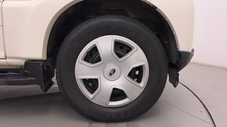 Used 2018 Mahindra Scorpio [2017-2020] S7 120 PS Diesel Manual tyres RIGHT FRONT TYRE RIM VIEW