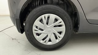 Used 2016 Maruti Suzuki Swift [2011-2017] VXi Petrol Manual tyres RIGHT REAR TYRE RIM VIEW