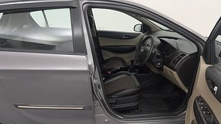 Used 2013 Hyundai i20 [2012-2014] Magna (O) 1.2 Petrol Manual interior RIGHT SIDE FRONT DOOR CABIN VIEW