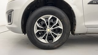 Used 2017 Maruti Suzuki Swift [2011-2017] VXi Petrol Manual tyres LEFT FRONT TYRE RIM VIEW
