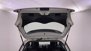 Used 2020 Maruti Suzuki Swift [2017-2021] VXI AMT Petrol Automatic interior DICKY DOOR OPEN VIEW