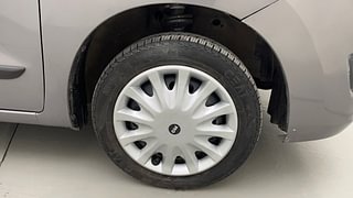 Used 2014 Maruti Suzuki Wagon R 1.0 [2010-2019] VXi Petrol Manual tyres RIGHT FRONT TYRE RIM VIEW