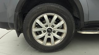 Used 2016 Mahindra XUV500 [2015-2018] W10 1.99 Diesel Manual tyres RIGHT REAR TYRE RIM VIEW