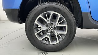 Used 2020 Renault Duster [2015-2019] 110 PS RXZ 4X2 MT Diesel Manual tyres RIGHT REAR TYRE RIM VIEW
