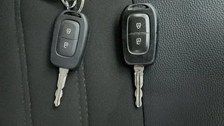 Used 2020 Renault Duster [2015-2019] 110 PS RXZ 4X2 MT Diesel Manual extra CAR KEY VIEW