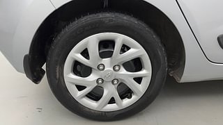 Used 2019 Hyundai Grand i10 [2017-2020] Sportz 1.2 Kappa VTVT CNG (Outside Fitted) Petrol+cng Manual tyres RIGHT REAR TYRE RIM VIEW