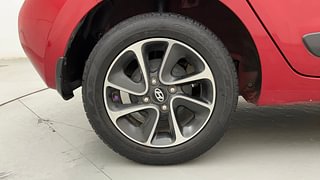 Used 2018 Hyundai Grand i10 [2017-2020] Sportz (O) AT 1.2 Kappa VTVT Petrol Automatic tyres RIGHT REAR TYRE RIM VIEW