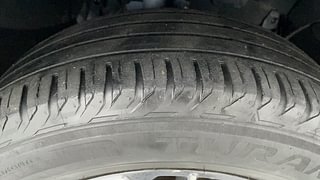 Used 2020 Renault Duster [2015-2019] 110 PS RXZ 4X2 MT Diesel Manual tyres RIGHT FRONT TYRE TREAD VIEW