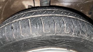 Used 2018 Maruti Suzuki Wagon R 1.0 [2013-2019] LXi CNG Petrol+cng Manual tyres RIGHT FRONT TYRE TREAD VIEW