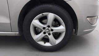 Used 2014 Skoda Rapid [2011-2016] Elegance Diesel MT Diesel Manual tyres RIGHT FRONT TYRE RIM VIEW