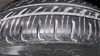 Used 2016 Renault Kwid [2015-2019] RXT Petrol Manual tyres RIGHT FRONT TYRE TREAD VIEW