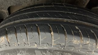 Used 2020 Maruti Suzuki Swift [2017-2021] VXI AMT Petrol Automatic tyres LEFT REAR TYRE TREAD VIEW